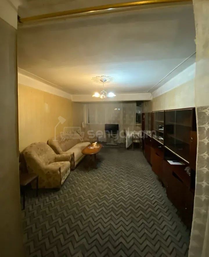 3 Սենյականոց Բնակարան Քարե Շենքում, 83քմ, 2/5 հարկ, Պետական Վիճակում