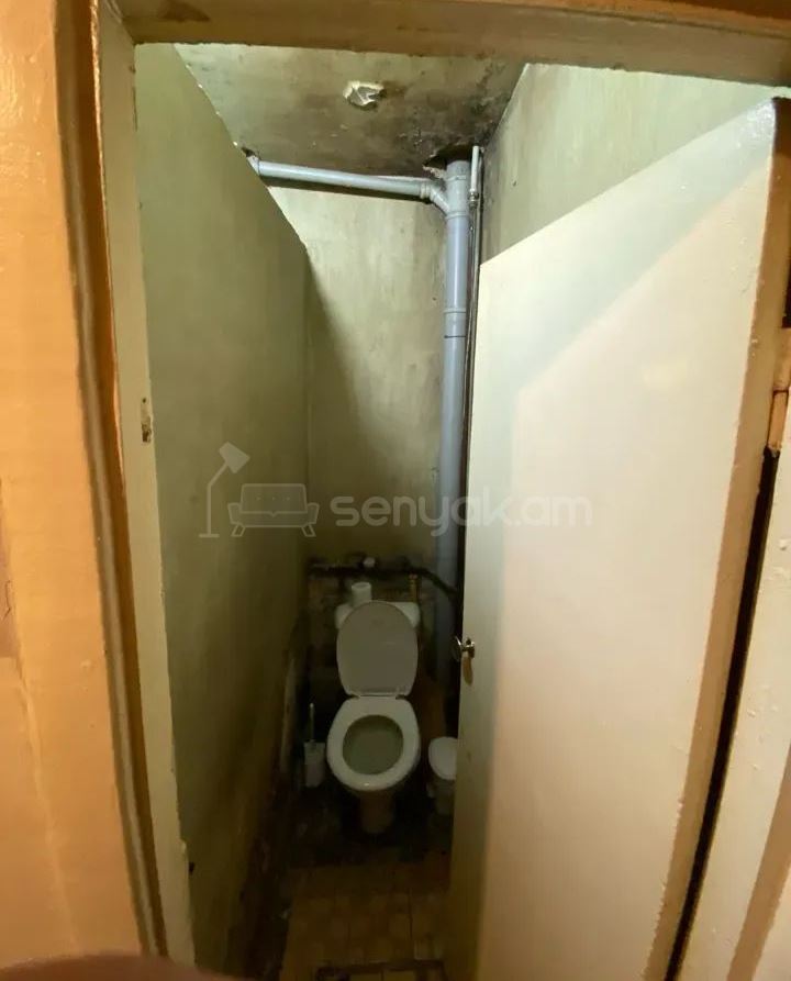 3 Սենյականոց Բնակարան Քարե Շենքում, 83քմ, 2/5 հարկ, Պետական Վիճակում