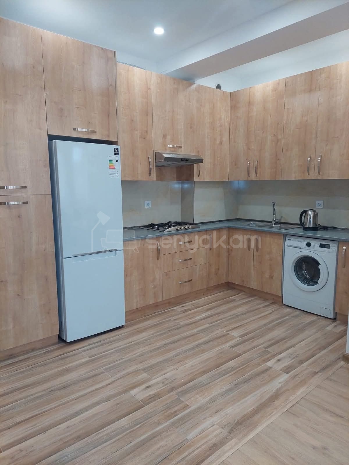 3 Սենյականոց Բնակարան, 70քմ, 2/4 հարկ, Կապիտալ Վերանորոգված, Կահավորված, Արևկող