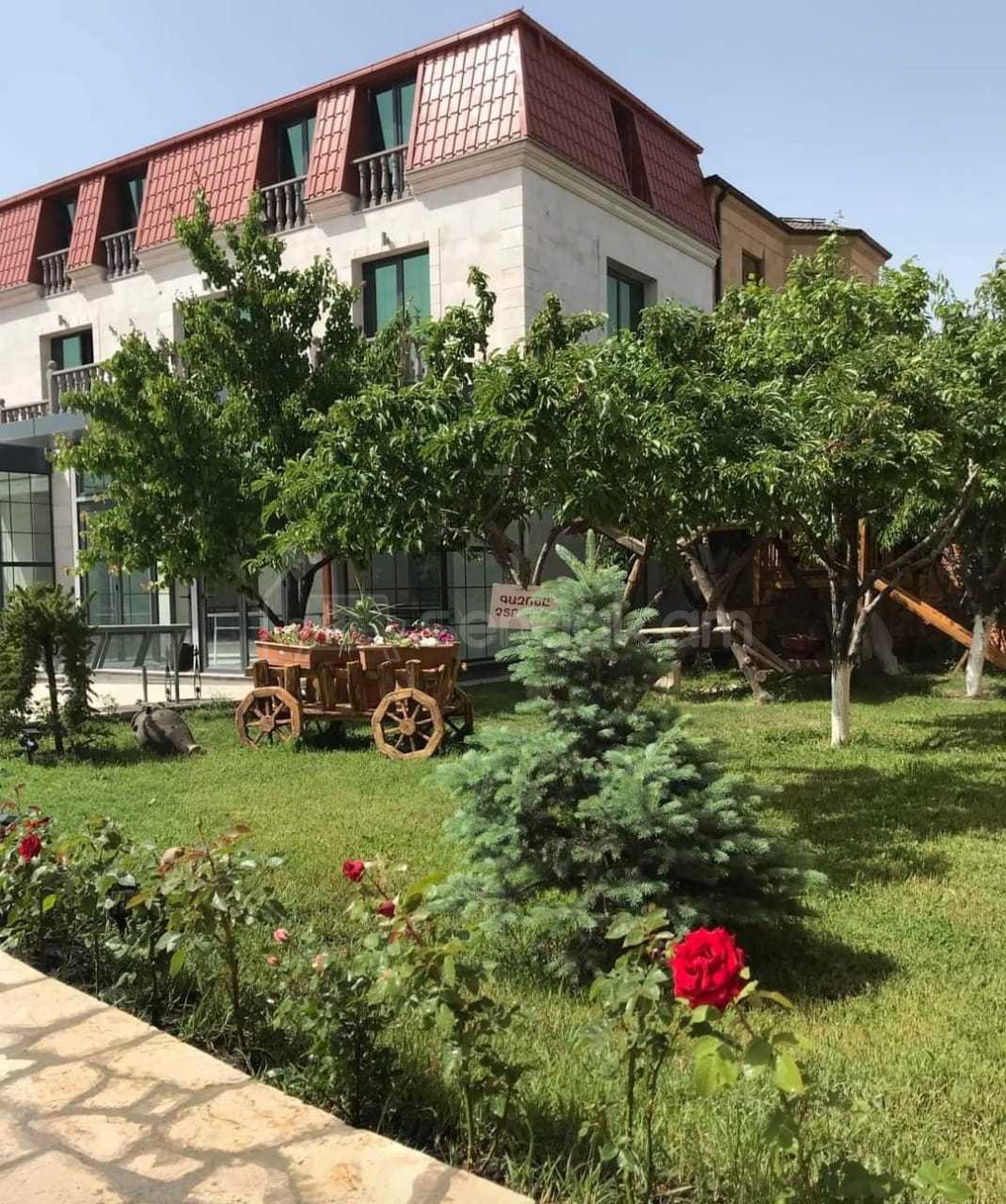 8 Սենյականոց Շքեղ Առանձնատուն, 400քմ, Լողավազանով