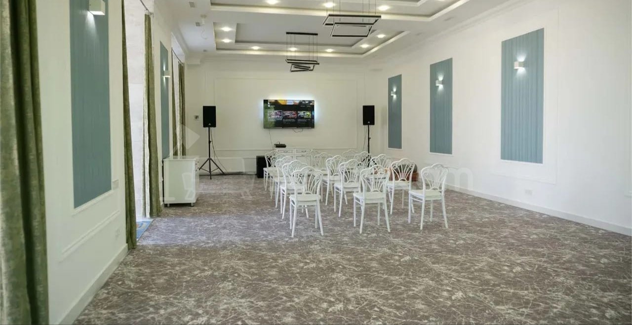 8 Սենյականոց Շքեղ Առանձնատուն, 400քմ, Լողավազանով