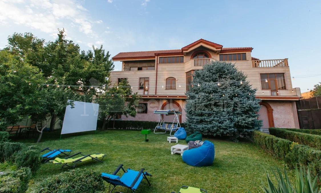 1 Սենյականոց Շքեղ Առանձնատուն, 200քմ, Լողավազանով