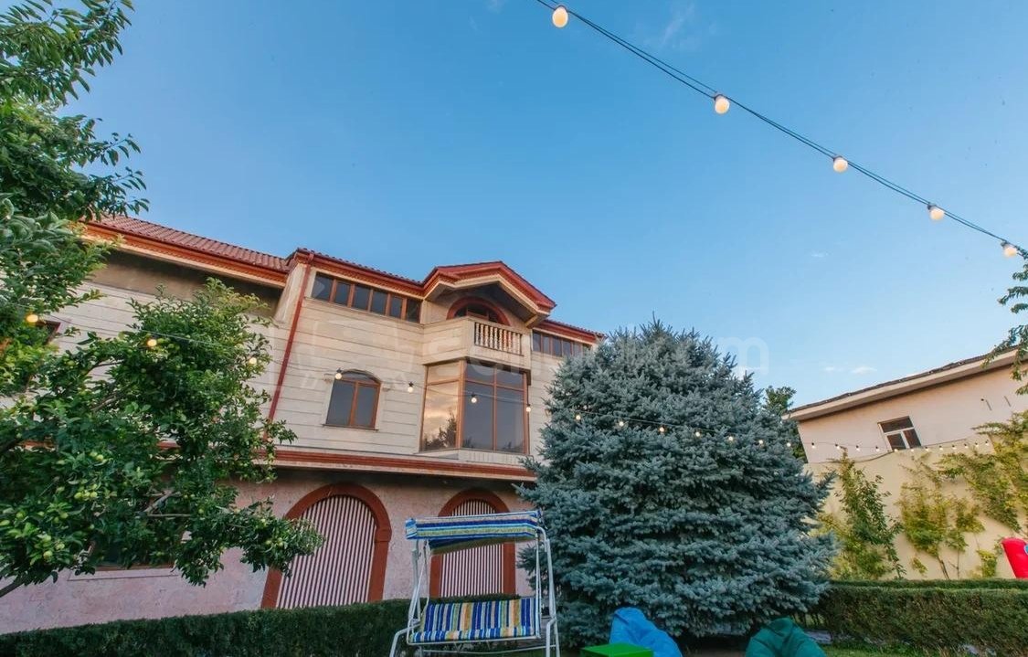 1 Սենյականոց Շքեղ Առանձնատուն, 200քմ, Լողավազանով