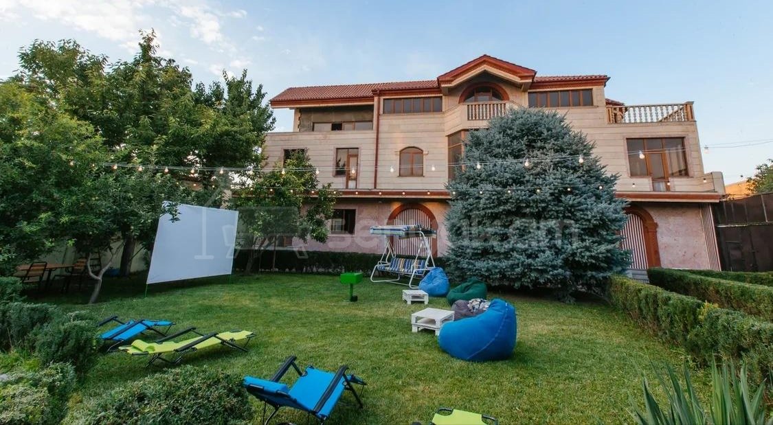 1 Սենյականոց Շքեղ Առանձնատուն, 200քմ, Լողավազանով