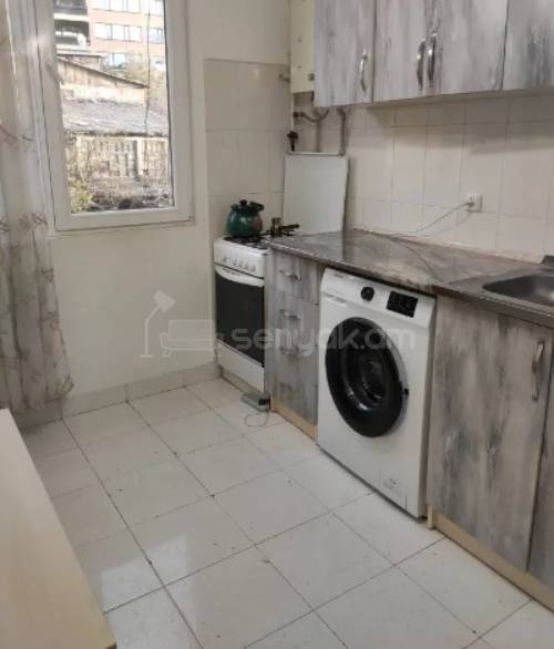 2 Սենյականոց Բնակարան Քարե Շենքում, 50քմ, 3/7 հարկ, Կապիտալ Վերանորոգված, Կահավորված
