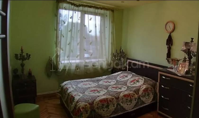 3 Սենյականոց Բնակարան Քարե Շենքում, 78քմ, 2/5 հարկ, Կապիտալ Վերանորոգված