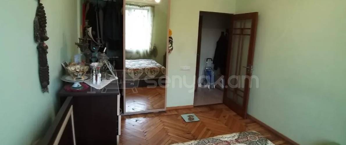 3 Սենյականոց Բնակարան Քարե Շենքում, 78քմ, 2/5 հարկ, Կապիտալ Վերանորոգված