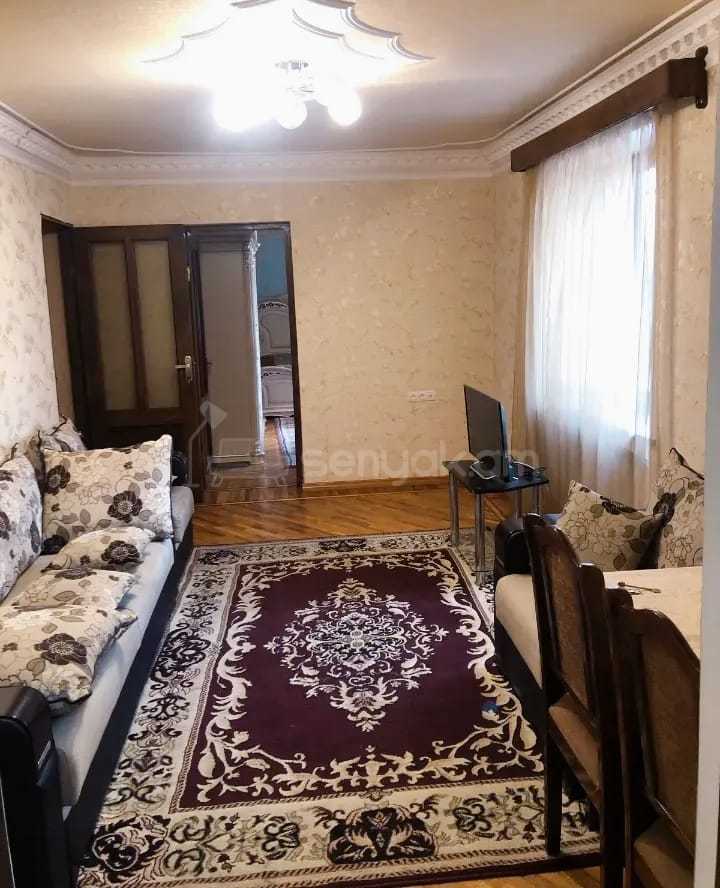 3 Սենյականոց Բնակարան Քարե Շենքում, 54քմ, 1/5 հարկ, Նորմալ Վիճակում, Կահավորված