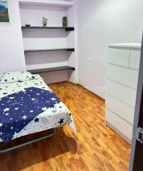 4 Սենյականոց Բնակարան Քարե Շենքում, 79քմ, 1/4 հարկ, Կապիտալ Վերանորոգված