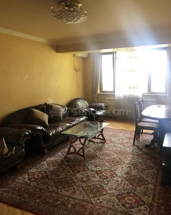 3 Սենյականոց Բնակարան Քարե Շենքում, 75քմ, 4/5 հարկ, Կապիտալ Վերանորոգված, Կահավորված, Արևկող