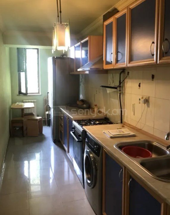 3 Սենյականոց Բնակարան Քարե Շենքում, 75քմ, 4/5 հարկ, Կապիտալ Վերանորոգված, Կահավորված, Արևկող