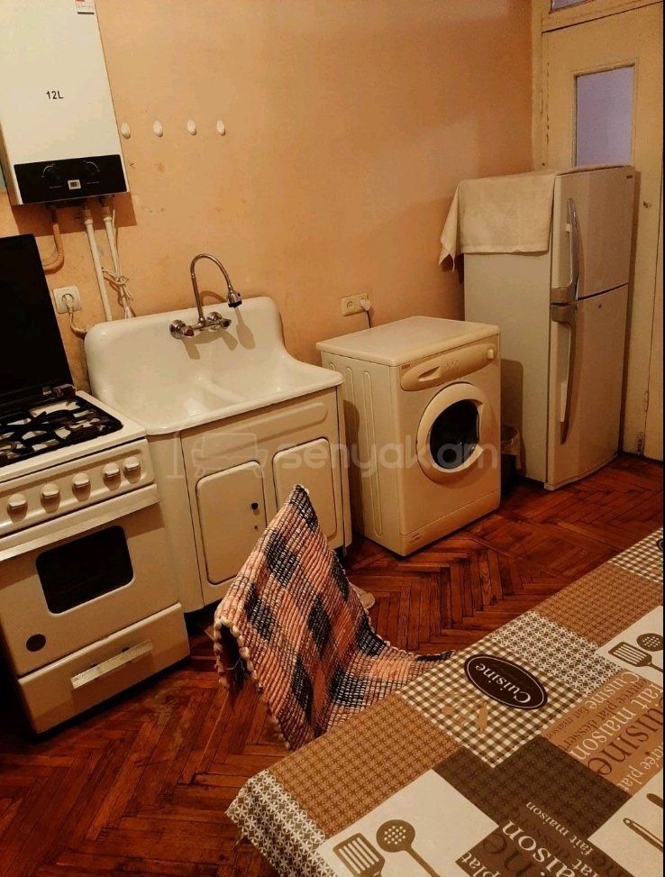 2 Սենյականոց Բնակարան Քարե Շենքում, 55քմ, 6/7 հարկ, Նորմալ Վիճակում