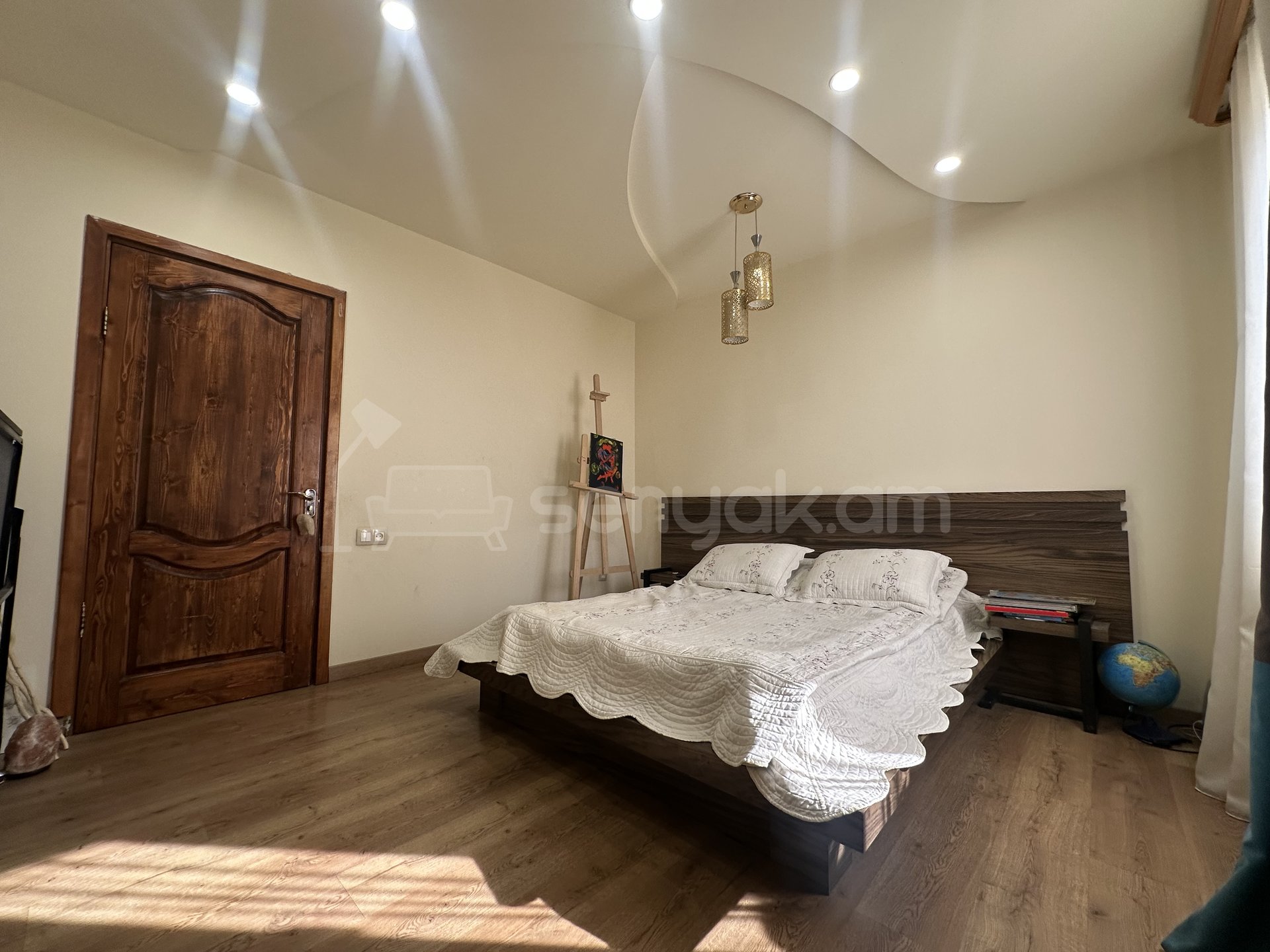 3 Սենյականոց Բնակարան Քարե Շենքում, 92քմ, 6/8 հարկ, Կապիտալ Վերանորոգված