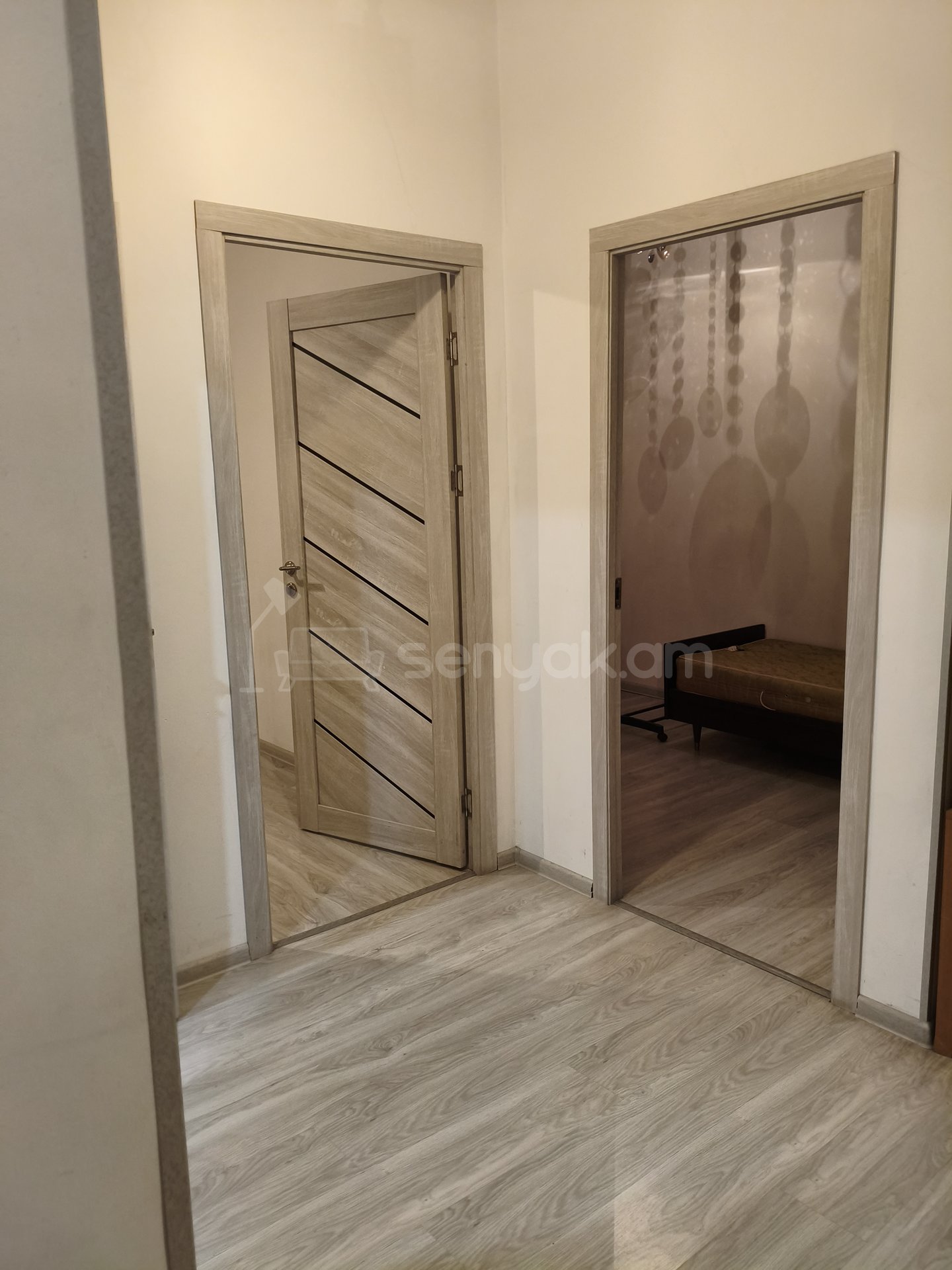 3 Սենյականոց Բնակարան Քարե Շենքում, 62քմ, 1/1 հարկ, Կապիտալ Վերանորոգված, Կահավորված, Արևկող