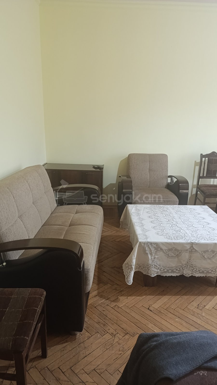 1 Սենյականոց Բնակարան Քարե Շենքում, 45քմ, 3/5 հարկ, Նորմալ Վիճակում, Կահավորված, Արևկող