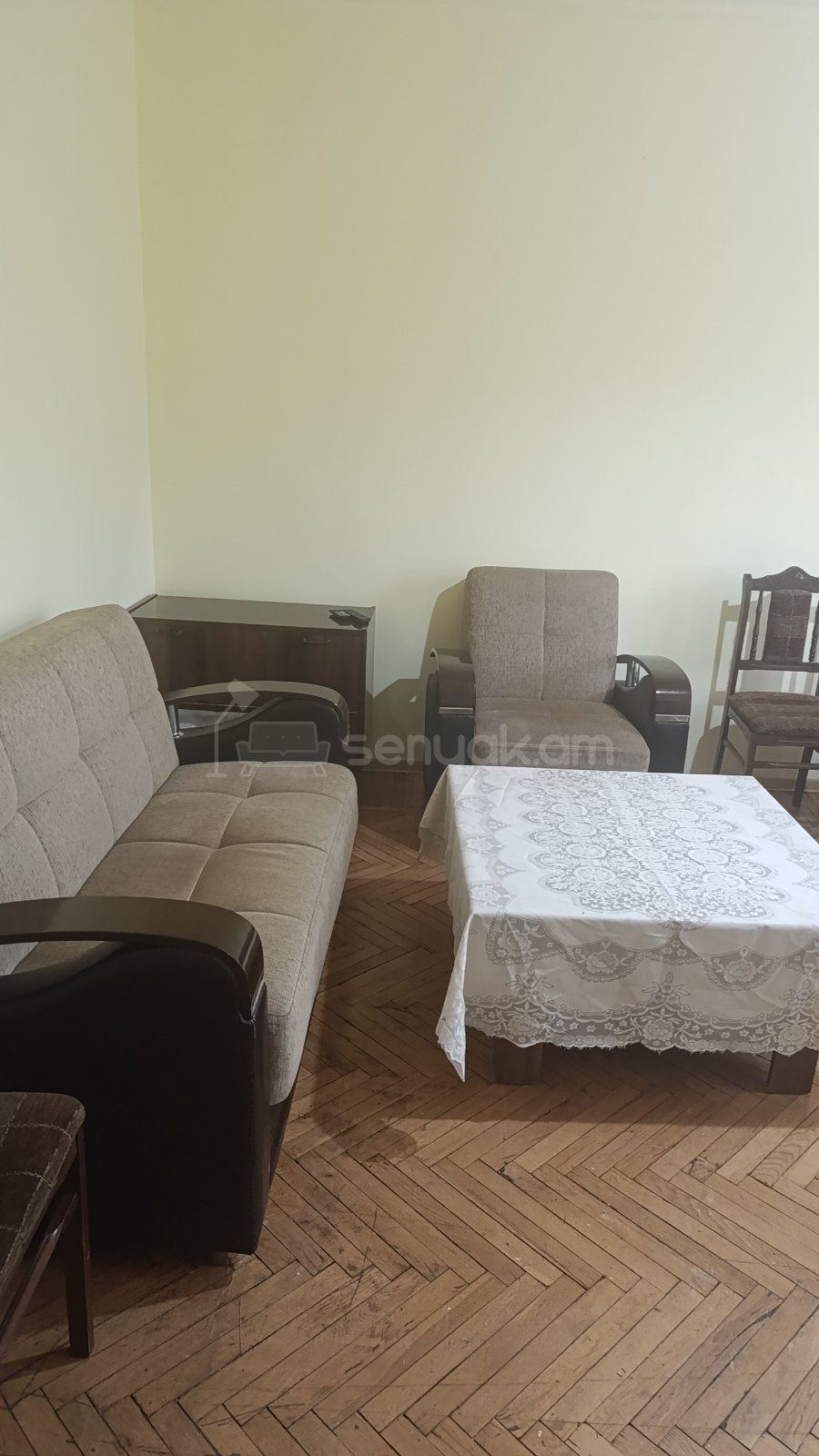 1 Սենյականոց Բնակարան Քարե Շենքում, 45քմ, 3/5 հարկ, Նորմալ Վիճակում, Կահավորված, Արևկող