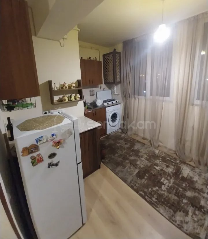 2 Սենյականոց Բնակարան Քարե Շենքում, 42քմ, 5/9 հարկ, Կապիտալ Վերանորոգված, Կահավորված, Արևկող