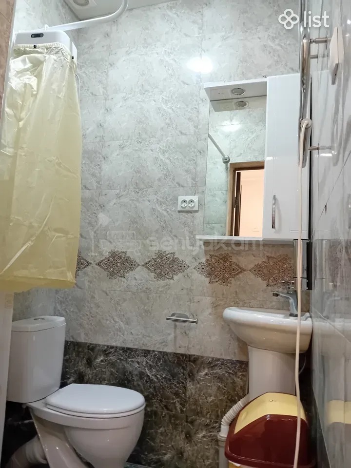 2 Սենյականոց Բնակարան Քարե Շենքում, 42քմ, 2/2 հարկ, Նորմալ Վիճակում, Կահավորված