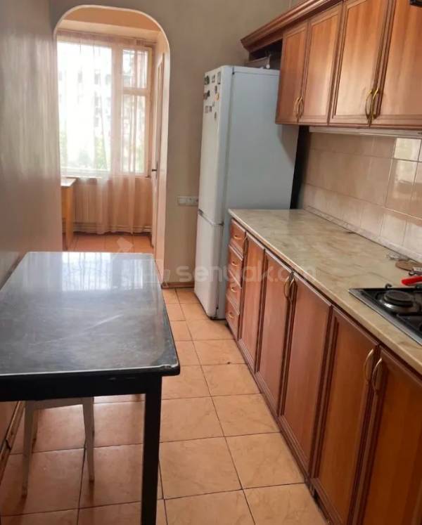 4 Սենյականոց Բնակարան, 90քմ, 4/9 հարկ, Նորմալ Վիճակում, Կահավորված, Արևկող