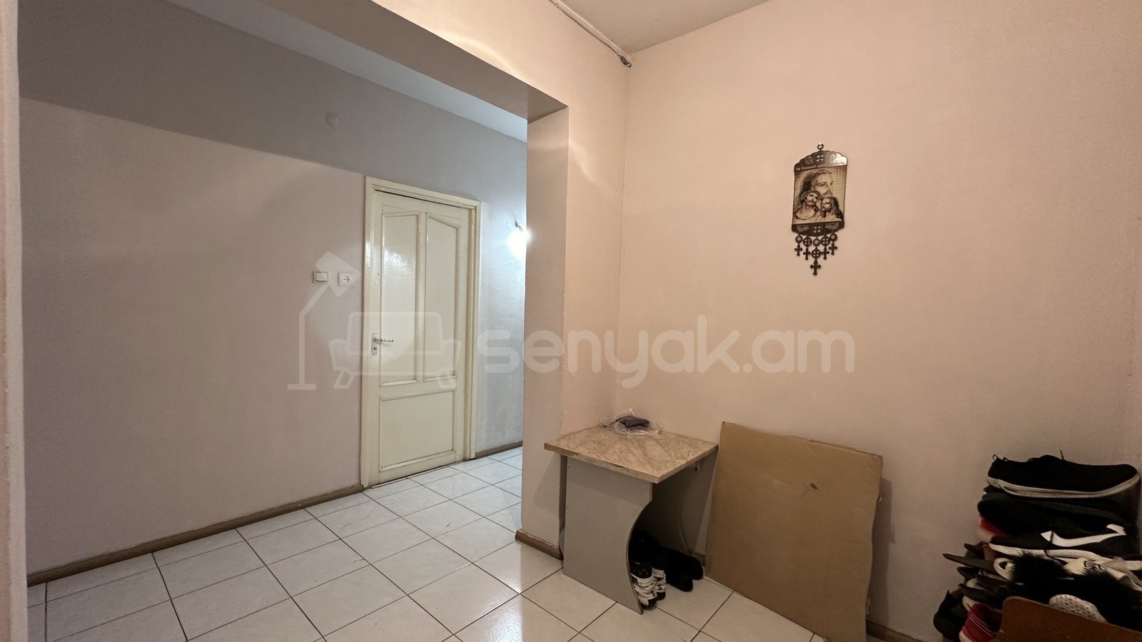 3 Սենյականոց Բնակարան, 97քմ, 2/9 հարկ, Նորմալ Վիճակում