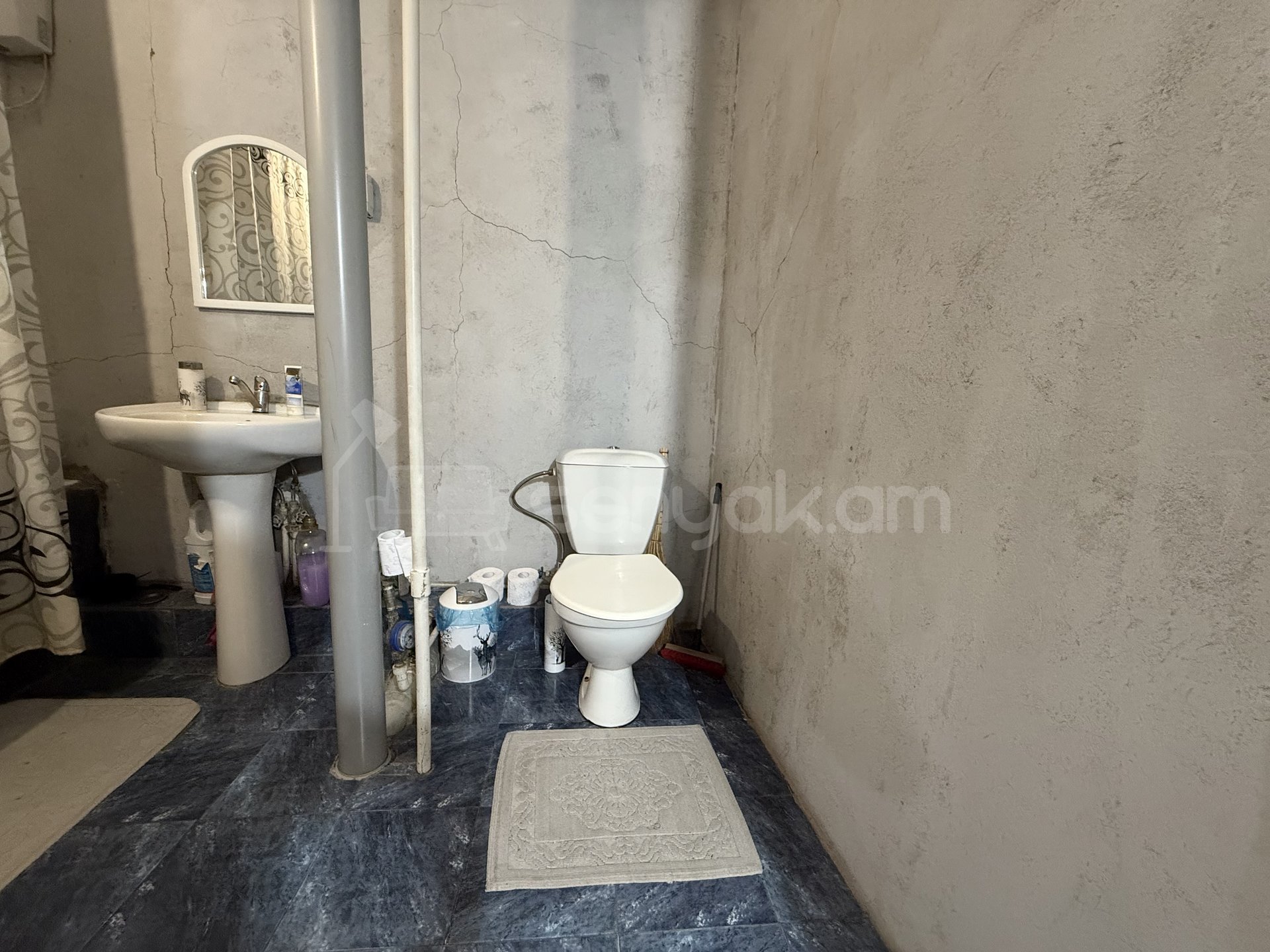 3 Սենյականոց Բնակարան, 97քմ, 2/9 հարկ, Նորմալ Վիճակում