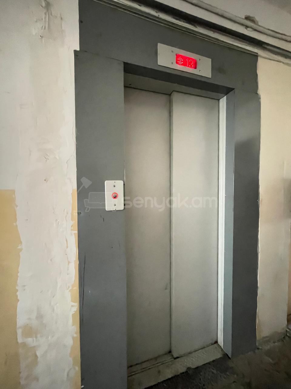 3 Սենյականոց Բնակարան, 80քմ, 13/14 հարկ, Կոսմետիկ Վերանորոգված, Մասամբ Կահավորված, Արևկող