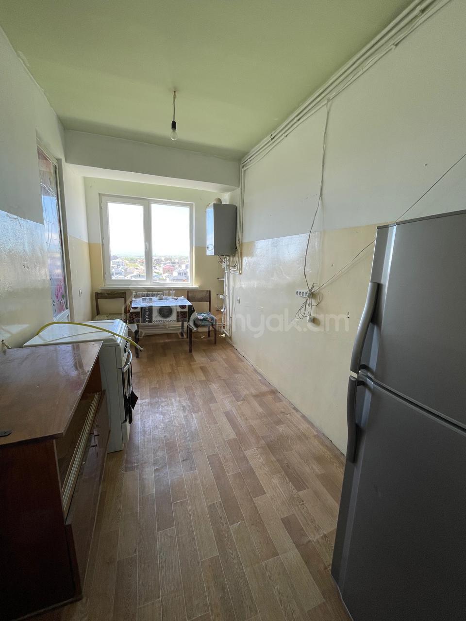 3 Սենյականոց Բնակարան, 80քմ, 13/14 հարկ, Կոսմետիկ Վերանորոգված, Մասամբ Կահավորված, Արևկող
