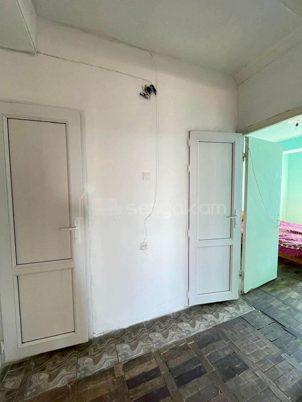 3 Սենյականոց Բնակարան, 80քմ, 13/14 հարկ, Կոսմետիկ Վերանորոգված, Մասամբ Կահավորված, Արևկող