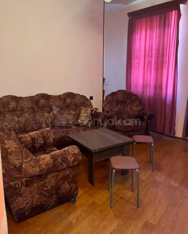 2 Սենյականոց Բնակարան Քարե Շենքում, 40քմ, 3/5 հարկ, Դիզայներական Վերանորոգված, Կահավորված, Արևկող