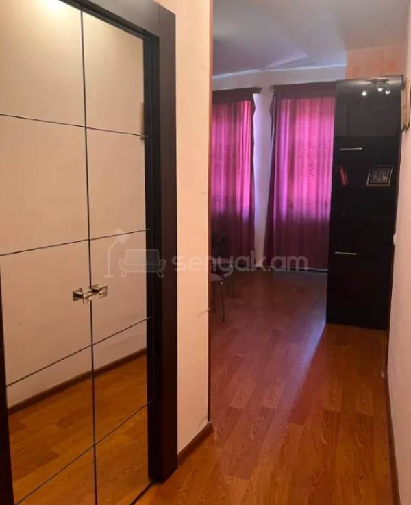 2 Սենյականոց Բնակարան Քարե Շենքում, 40քմ, 3/5 հարկ, Դիզայներական Վերանորոգված, Կահավորված, Արևկող