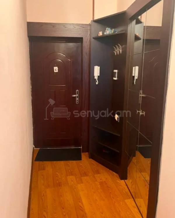 2 Սենյականոց Բնակարան Քարե Շենքում, 40քմ, 3/5 հարկ, Դիզայներական Վերանորոգված, Կահավորված, Արևկող
