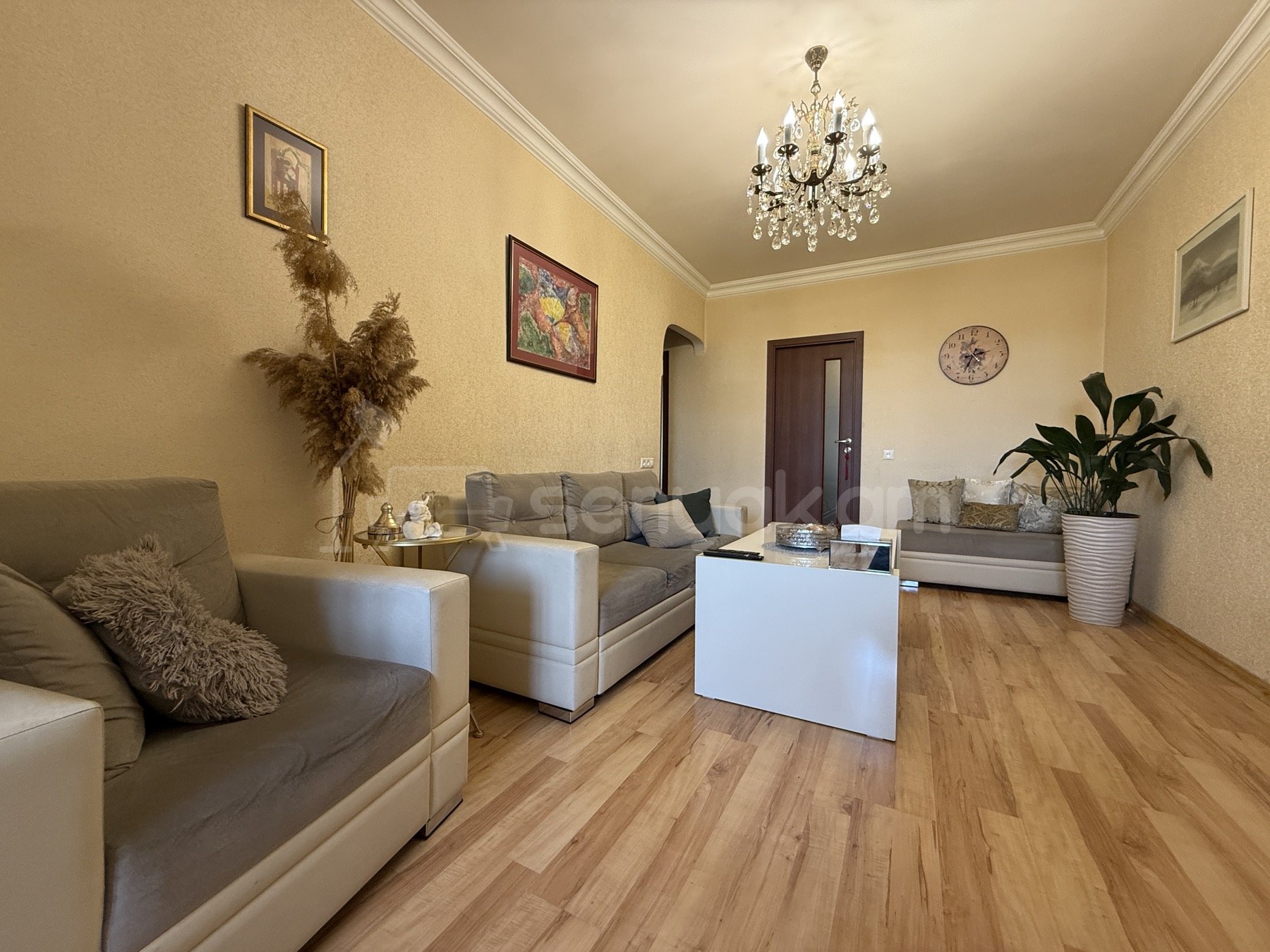 3 Սենյականոց Բնակարան Քարե Շենքում, 73քմ, 2/4 հարկ, Կապիտալ Վերանորոգված