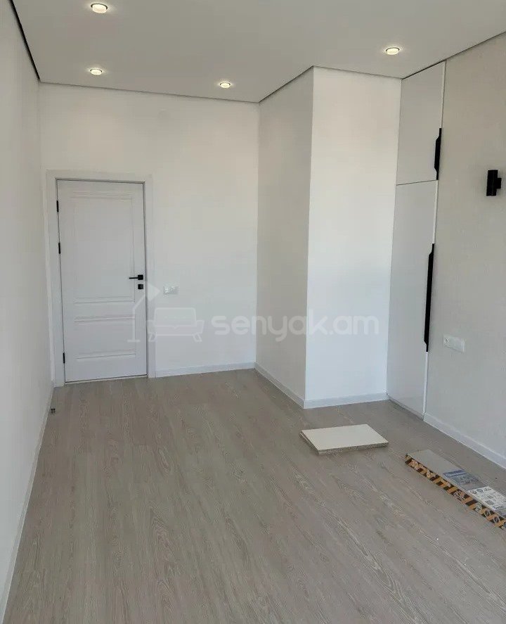 3 Սենյականոց Բնակարան Նորակառույցում, 99քմ, 2/18 հարկ, Կապիտալ Վերանորոգված