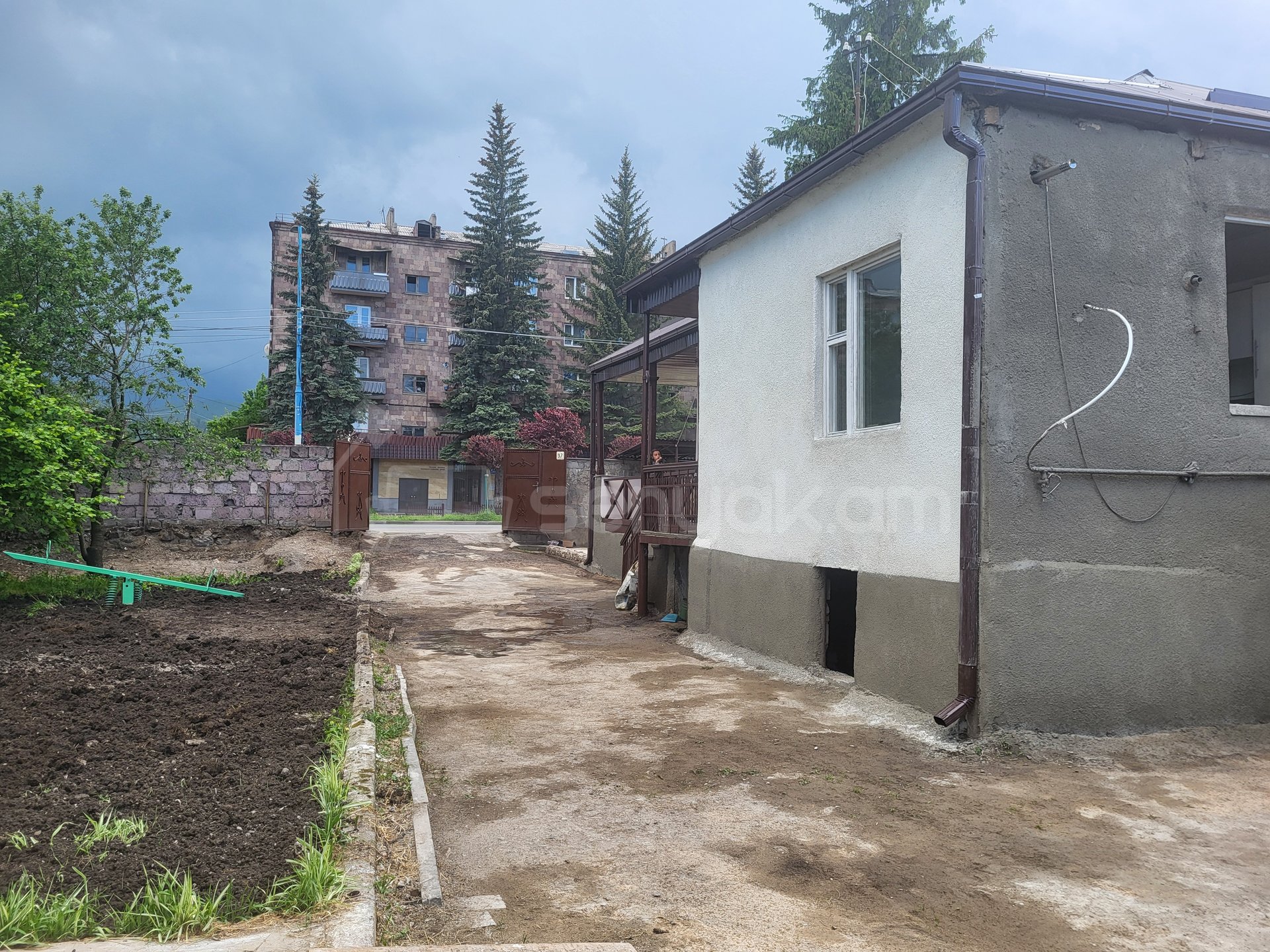 3 Սենյականոց Սեփական Տուն, 130քմ, Կապիտալ Վերանորոգված