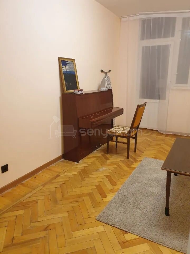3 Սենյականոց Բնակարան, 93քմ, 3/9 հարկ, Նորմալ Վիճակում