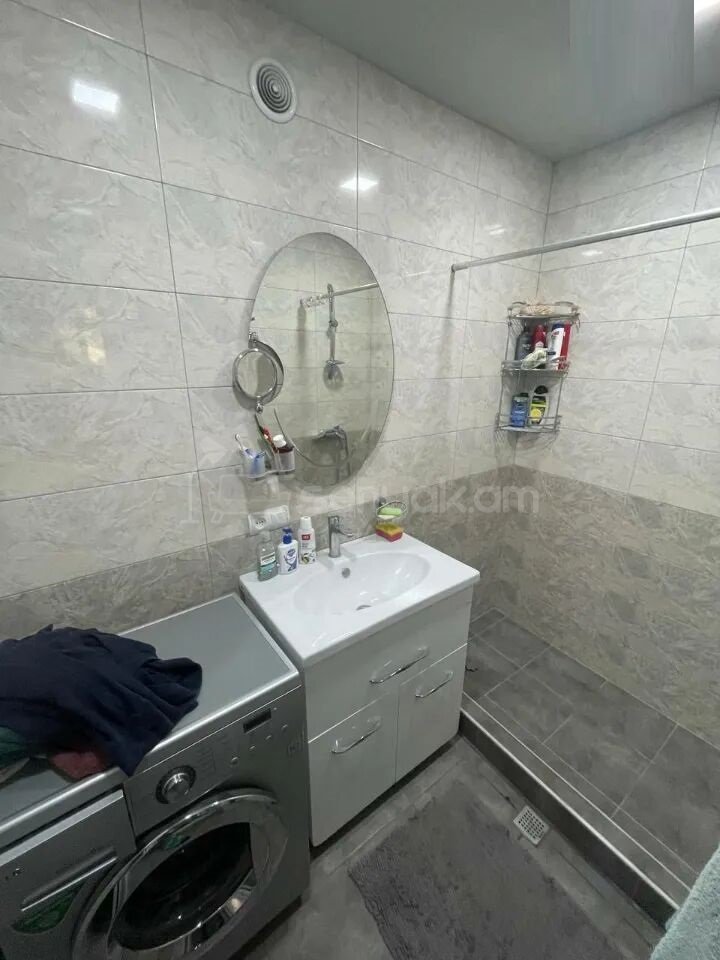 3 Սենյականոց Բնակարան, 93քմ, 3/9 հարկ, Նորմալ Վիճակում