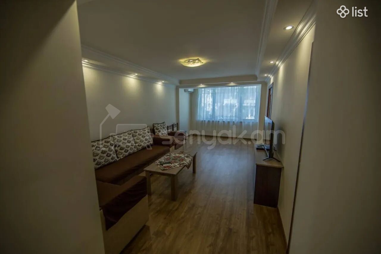 3 Սենյականոց Բնակարան Քարե Շենքում, 59քմ, 2/7 հարկ, Կապիտալ Վերանորոգված