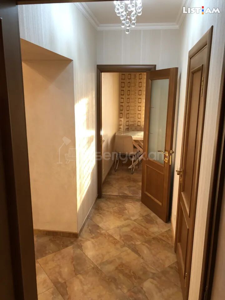 2 Սենյականոց Բնակարան Քարե Շենքում, 60քմ, 3/5 հարկ, Կապիտալ Վերանորոգված