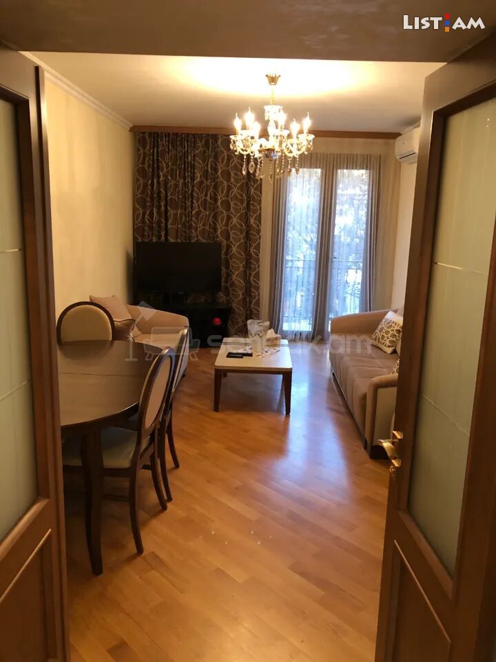 2 Սենյականոց Բնակարան Քարե Շենքում, 60քմ, 3/5 հարկ, Կապիտալ Վերանորոգված