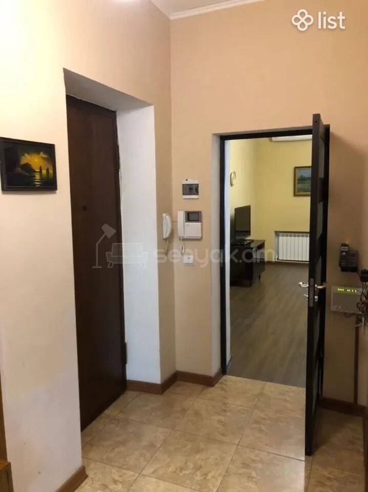 2 Սենյականոց Բնակարան Քարե Շենքում, 60քմ, 3/5 հարկ, Կապիտալ Վերանորոգված