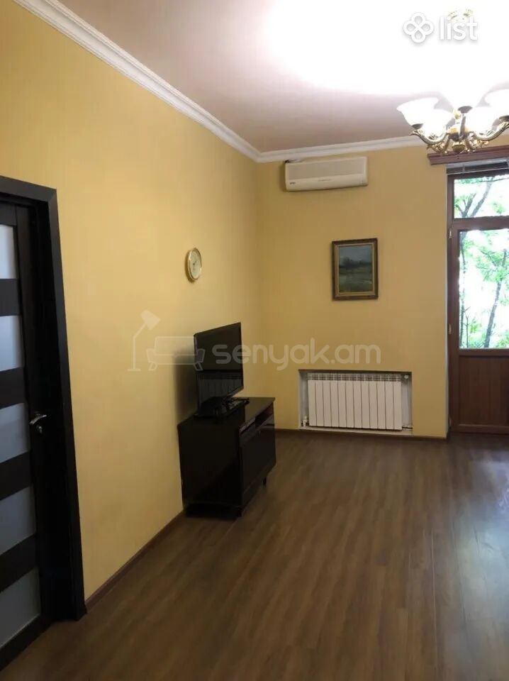 2 Սենյականոց Բնակարան Քարե Շենքում, 60քմ, 3/5 հարկ, Կապիտալ Վերանորոգված