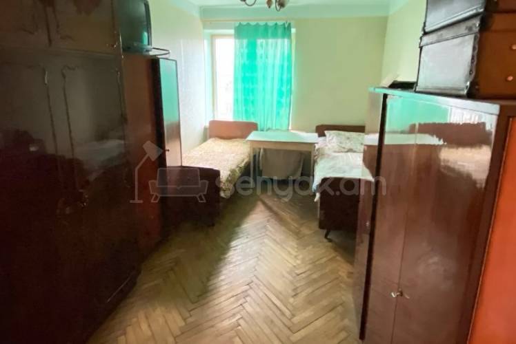 2 Սենյականոց Բնակարան Քարե Շենքում, 62քմ, 5/5 հարկ, Պետական Վիճակում, Կահավորված