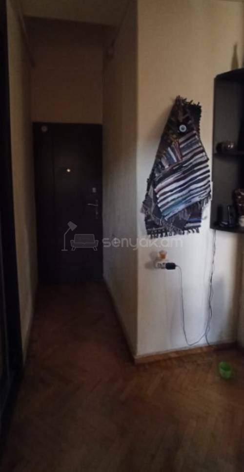 1 Սենյականոց Բնակարան Քարե Շենքում, 43քմ, 3/4 հարկ, Կոսմետիկ Վերանորոգված