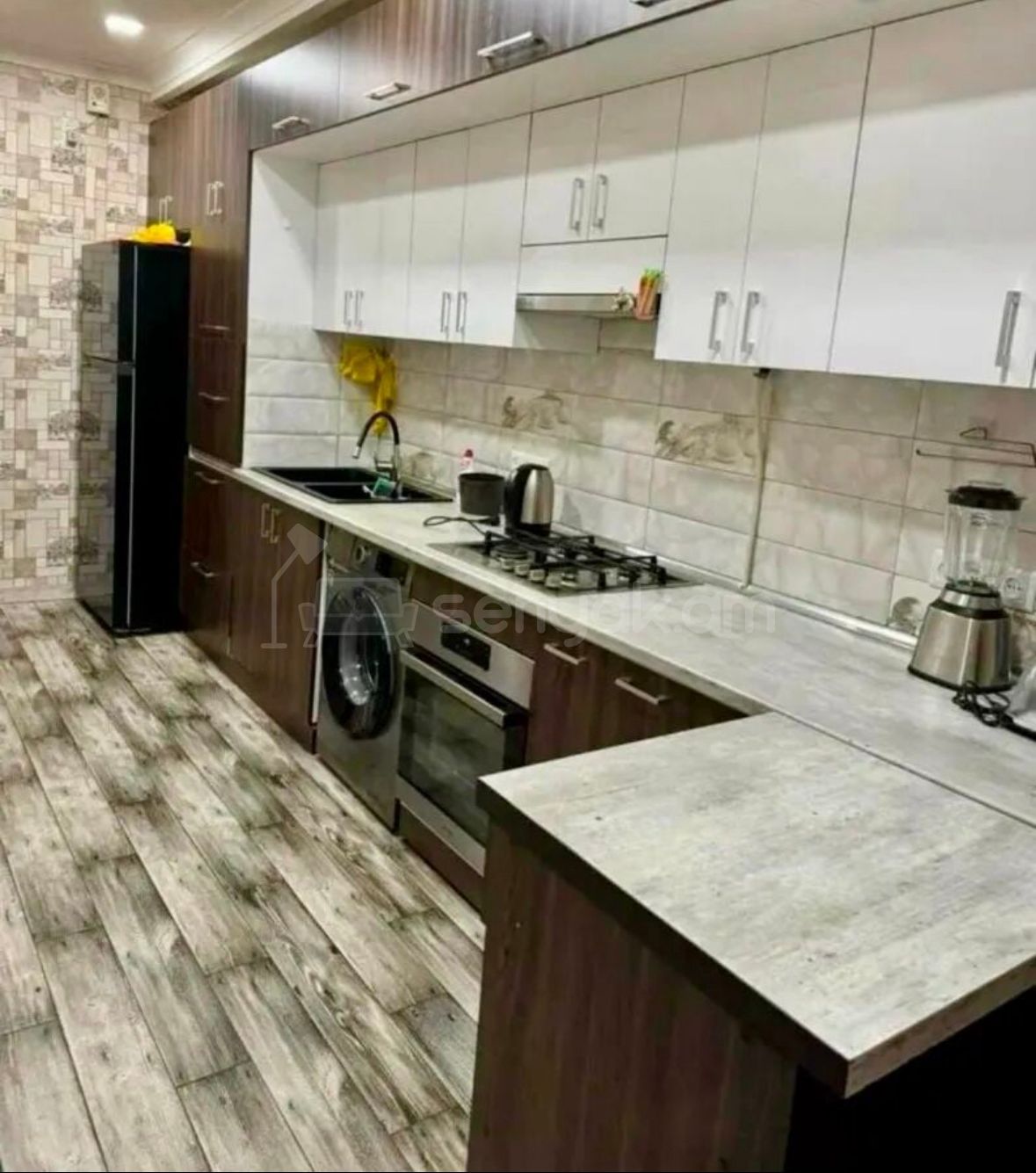 4 Սենյականոց Բնակարան, 84քմ, 6/9 հարկ, Դիզայներական Վերանորոգված, Կահավորված, Արևկող