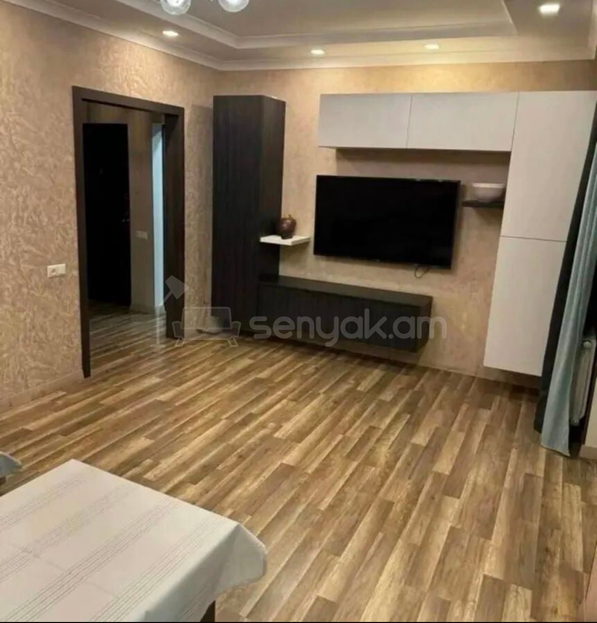 4 Սենյականոց Բնակարան, 84քմ, 6/9 հարկ, Դիզայներական Վերանորոգված, Կահավորված, Արևկող