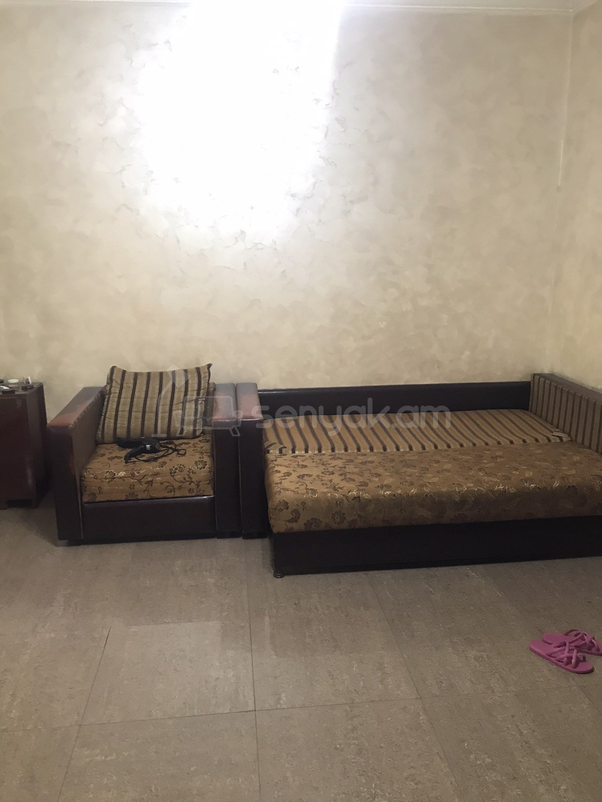 1 Սենյականոց Բնակարան Քարե Շենքում, 45քմ, 3/3 հարկ, Կապիտալ Վերանորոգված, Կահավորված, Արևկող