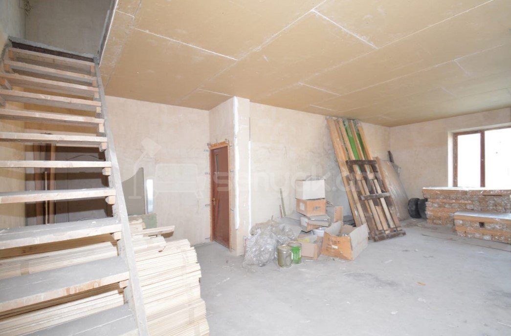 4 Սենյականոց Բնակարան, 144քմ, 8/8 հարկ, Զրոյական Վիճակում