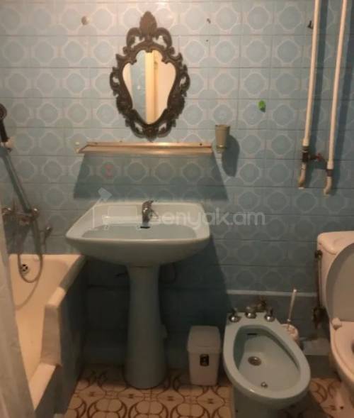 2 Սենյականոց Բնակարան Քարե Շենքում, 58քմ, 2/5 հարկ, Կոսմետիկ Վերանորոգված
