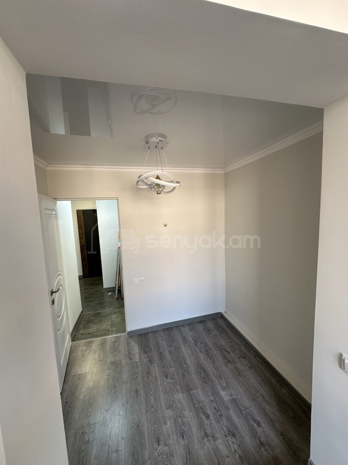 2 Սենյականոց Բնակարան, 42քմ, 4/4 հարկ, Կապիտալ Վերանորոգված