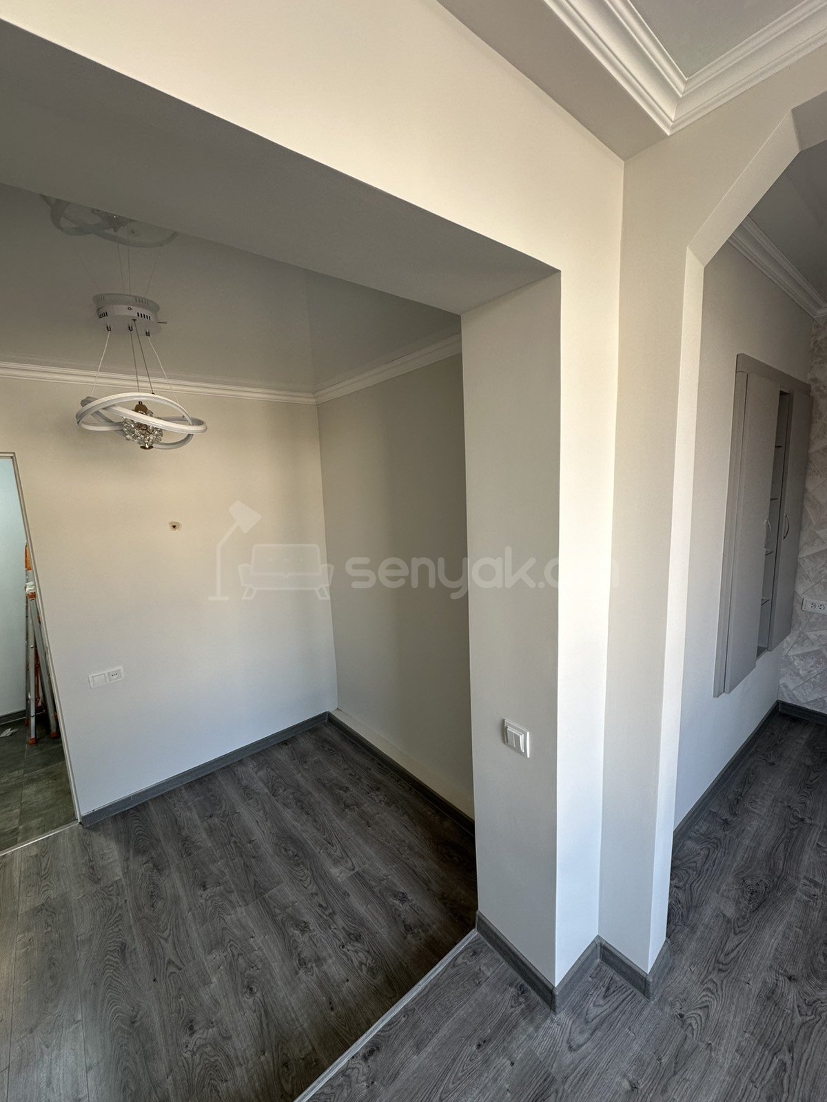 2 Սենյականոց Բնակարան, 42քմ, 4/4 հարկ, Կապիտալ Վերանորոգված